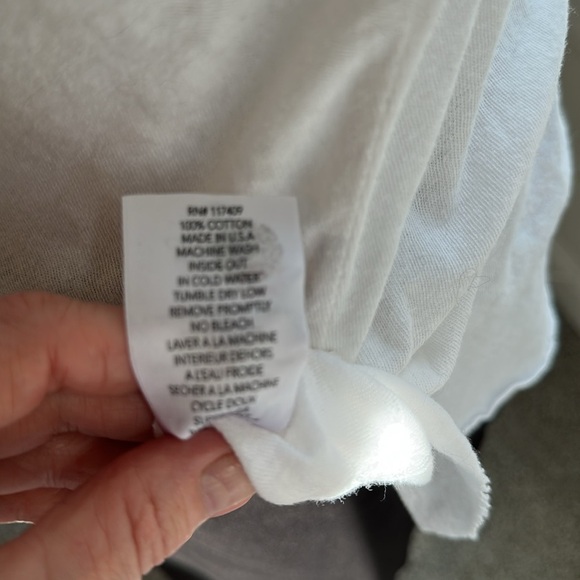 Frank and Eileen Tee Lab SS White Wide Vneck, 100% Cotton, Like New, Made in USA - Picture 9 of 9